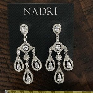 NADRI Chandelier earrings